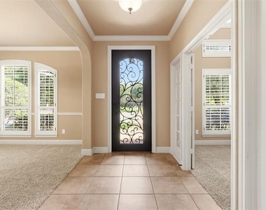 627 Seymour Drive - Photo Thumbnail 2