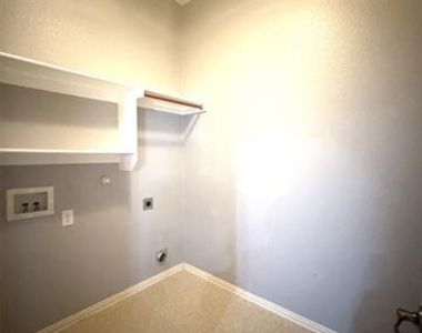 3308 Marymount Drive - Photo Thumbnail 23