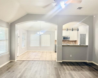 3308 Marymount Drive - Photo Thumbnail 5