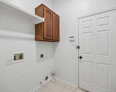 2201 Cantura Drive - Photo Thumbnail 11