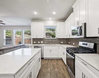 3073 Hamilton Street - Photo Thumbnail 14