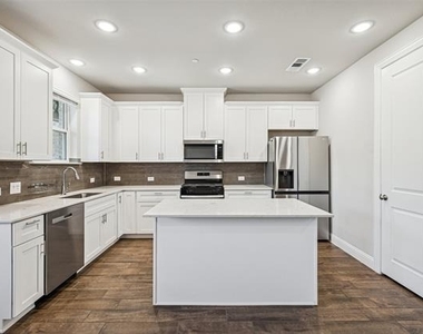 3073 Hamilton Street - Photo Thumbnail 11