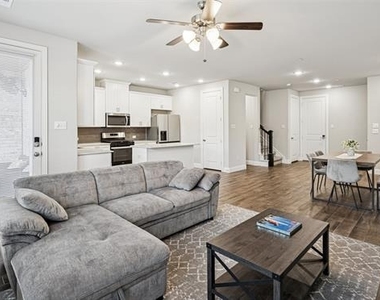 3073 Hamilton Street - Photo Thumbnail 10