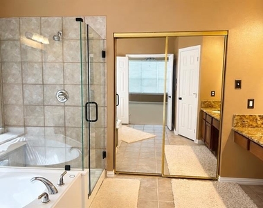 5505 Stone Cliff Court - Photo Thumbnail 13