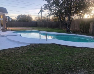 11333 Strait Lane - Photo Thumbnail 2