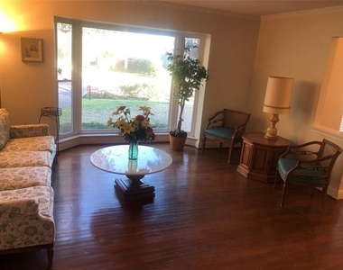 11333 Strait Lane - Photo Thumbnail 9