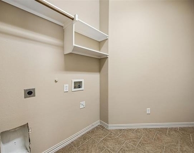 2798 Sparks Drive - Photo Thumbnail 20