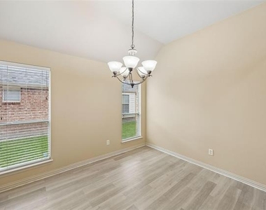 2798 Sparks Drive - Photo Thumbnail 9