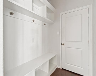 2036 Almassera Drive - Photo Thumbnail 16