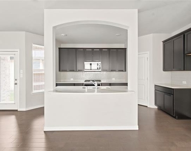 2036 Almassera Drive - Photo Thumbnail 9