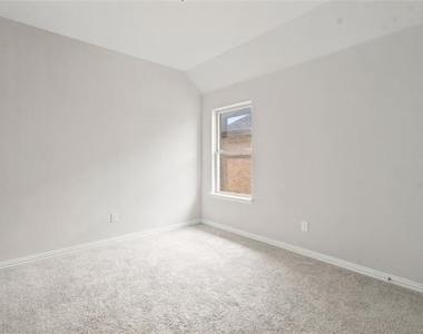 2036 Almassera Drive - Photo Thumbnail 19