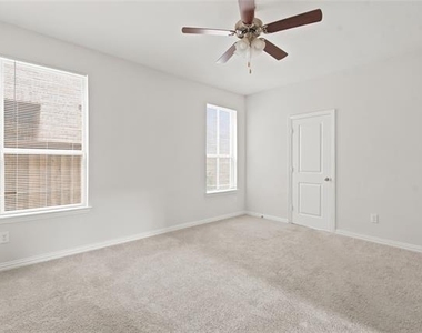 2036 Almassera Drive - Photo Thumbnail 11