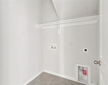 2036 Almassera Drive - Photo Thumbnail 17