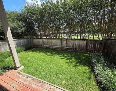 5839 Lake Point Drive - Photo Thumbnail 20