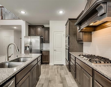 10813 Brownwood Place - Photo Thumbnail 6