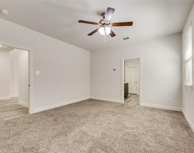 10813 Brownwood Place - Photo Thumbnail 7