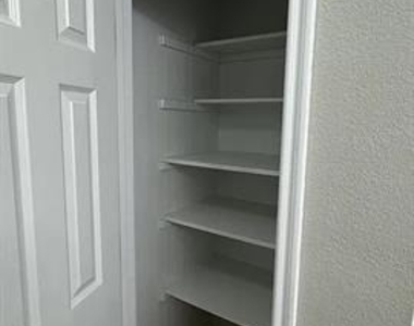 4082 Kyndra Circle - Photo Thumbnail 35