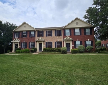 4082 Kyndra Circle - Photo Thumbnail 1