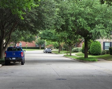 4082 Kyndra Circle - Photo Thumbnail 5