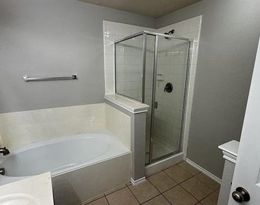 4082 Kyndra Circle - Photo Thumbnail 33