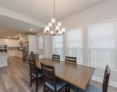 1604 Moss Trail Court - Photo Thumbnail 15