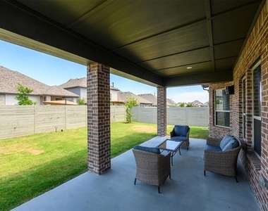 1604 Moss Trail Court - Photo Thumbnail 31