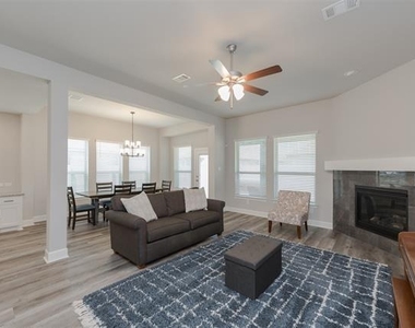 1604 Moss Trail Court - Photo Thumbnail 13