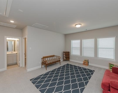 1604 Moss Trail Court - Photo Thumbnail 22