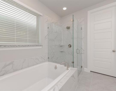 1604 Moss Trail Court - Photo Thumbnail 21