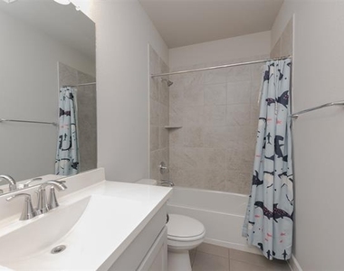 1604 Moss Trail Court - Photo Thumbnail 27