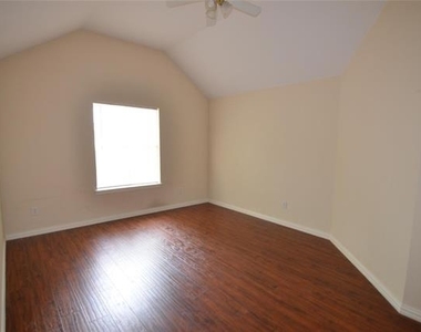 4309 Avebury Drive - Photo Thumbnail 8
