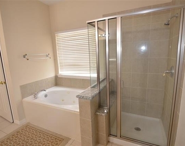 4309 Avebury Drive - Photo Thumbnail 10