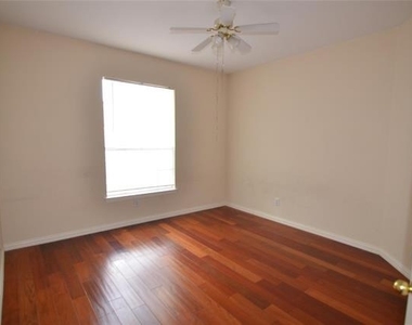 4309 Avebury Drive - Photo Thumbnail 15