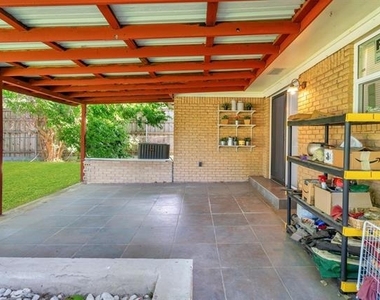 406 N Bonham Drive - Photo Thumbnail 30