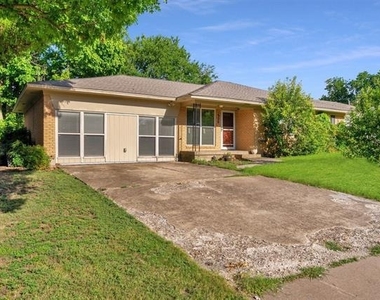 406 N Bonham Drive - Photo Thumbnail 2