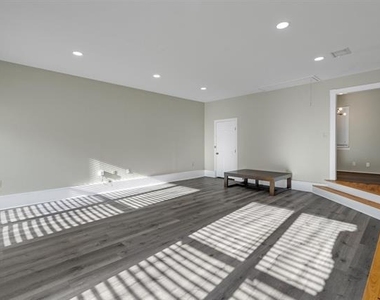 406 N Bonham Drive - Photo Thumbnail 8