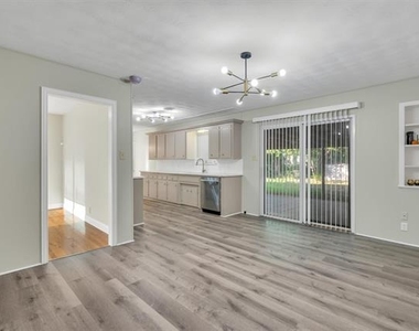 406 N Bonham Drive - Photo Thumbnail 20