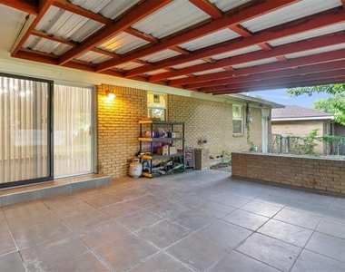406 N Bonham Drive - Photo Thumbnail 32