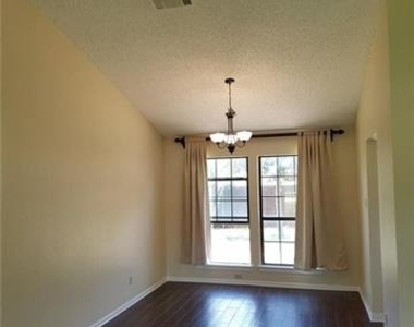 256 Aspenway Drive - Photo Thumbnail 4