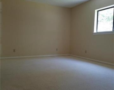 256 Aspenway Drive - Photo Thumbnail 6