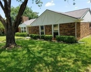 256 Aspenway Drive - Photo Thumbnail 1