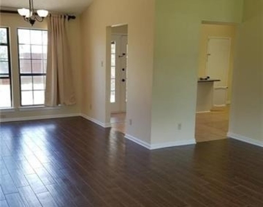 256 Aspenway Drive - Photo Thumbnail 7