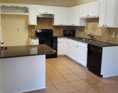 256 Aspenway Drive - Photo Thumbnail 2