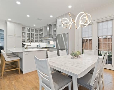 5381 Moss Glen Drive - Photo Thumbnail 7