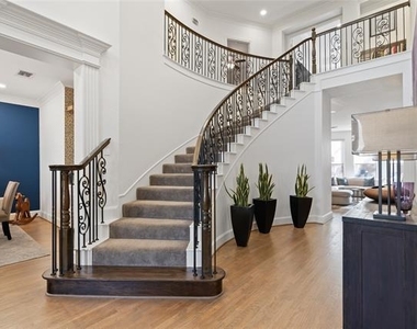 5381 Moss Glen Drive - Photo Thumbnail 3