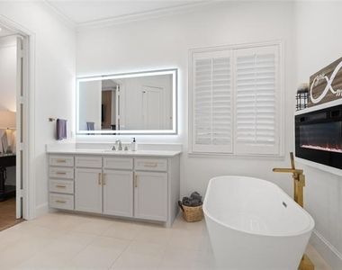 5381 Moss Glen Drive - Photo Thumbnail 18