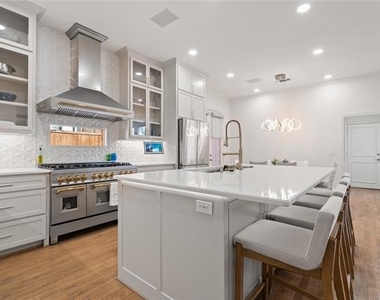 5381 Moss Glen Drive - Photo Thumbnail 5