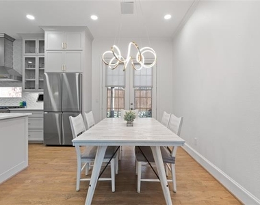 5381 Moss Glen Drive - Photo Thumbnail 9