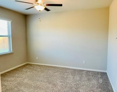 116 Emma Drive - Photo Thumbnail 20