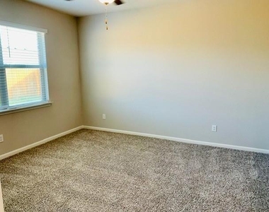 116 Emma Drive - Photo Thumbnail 21